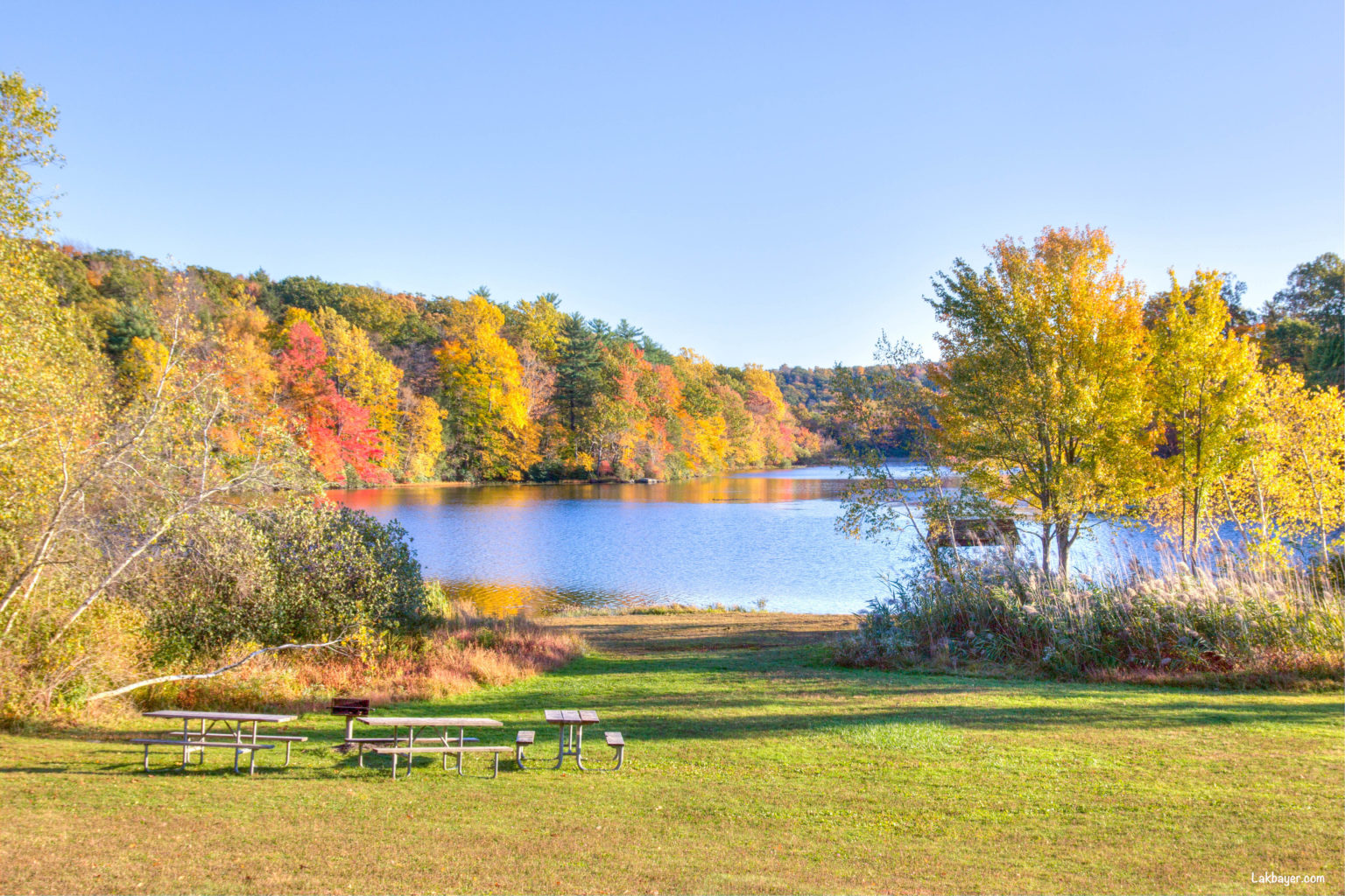 Lakbayer Travel & Explore