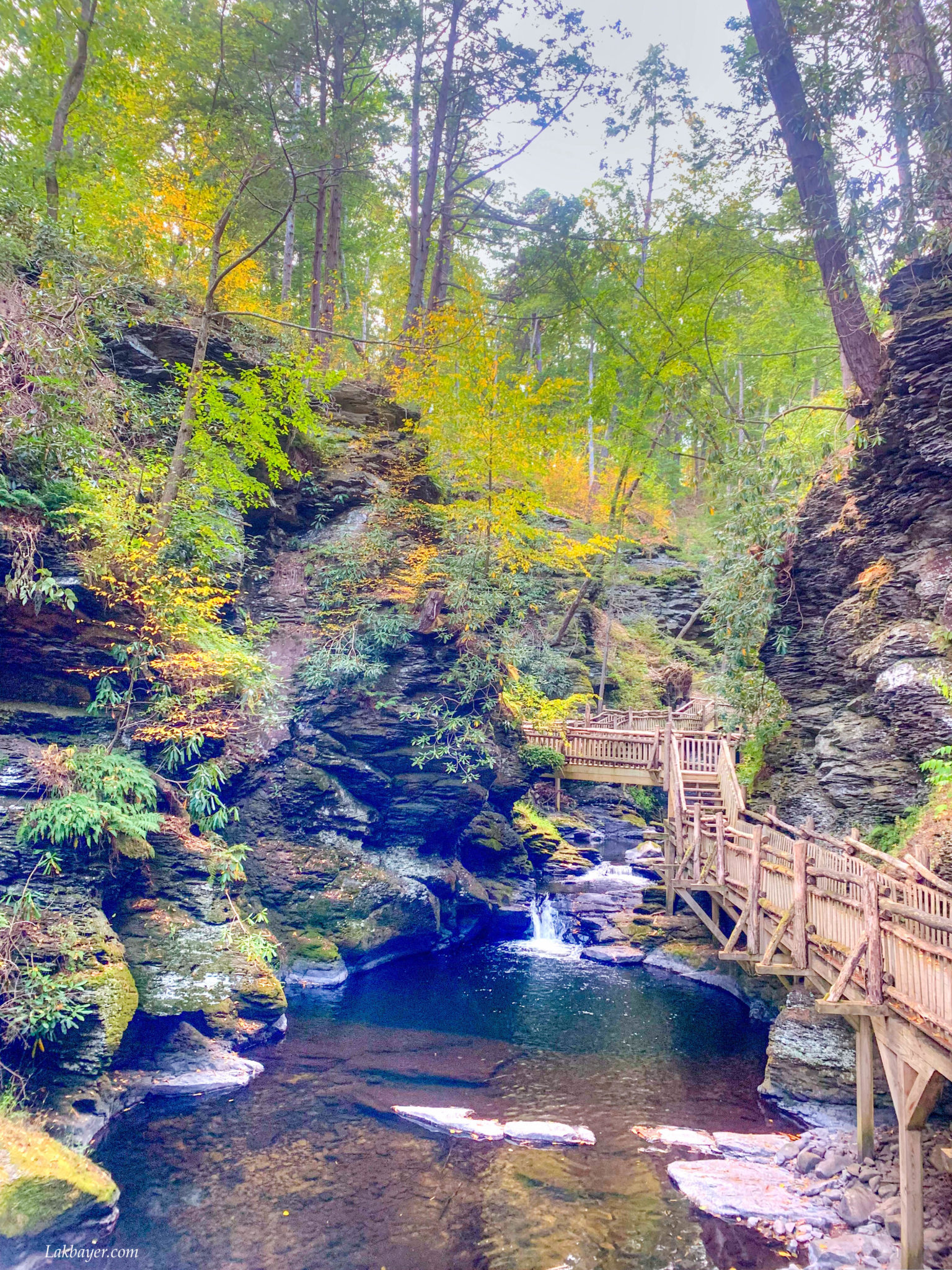 Autumn 2019: Hiking through the stunning colors of Bushkill Falls ...